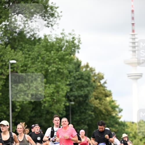 29.06.2025 - hella hamburg halbmarathon Dr. Thomas Lammeyer http://msf.ph/oto/8419845 29.06.2025 10:46:39 Kennedybrücke 1039, 1648, 1712, 2069, 2974, 3276, 3326, 3459, 3568, 4329, 4385, 4541, 4680, 4735, 4736, 4885, 5419, 5432, 5671, 6153, 6320, 6450, 7022, 7023, 7040, 7043, 7968, 8004, 8014, 8162, 8163, 8712, 9644, 10532, 10623, 10842, 10872, 11098 meine-sportfotos.de