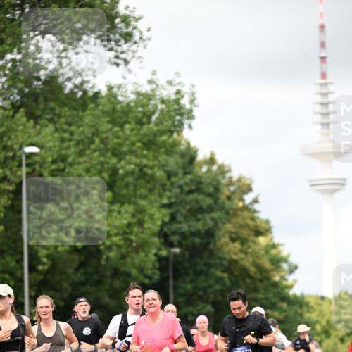 29.06.2025 - hella hamburg halbmarathon Dr. Thomas Lammeyer http://msf.ph/oto/8419850 29.06.2025 10:46:39 Kennedybrücke 1039, 1648, 1712, 2069, 2974, 3276, 3326, 3459, 3568, 4329, 4385, 4541, 4680, 4735, 4736, 4885, 5419, 5432, 5671, 6153, 6320, 6450, 7022, 7023, 7040, 7043, 7968, 8004, 8014, 8162, 8163, 8712, 9644, 10532, 10623, 10842, 10872, 11098 meine-sportfotos.de