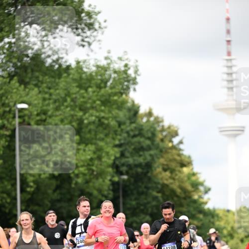 29.06.2025 - hella hamburg halbmarathon Dr. Thomas Lammeyer http://msf.ph/oto/8419860 29.06.2025 10:46:39 Kennedybrücke 1039, 1648, 1712, 2069, 2974, 3276, 3326, 3459, 3568, 4329, 4385, 4541, 4680, 4735, 4736, 4885, 5419, 5432, 5671, 6153, 6320, 6450, 7022, 7023, 7040, 7043, 7968, 8004, 8014, 8162, 8163, 8712, 9644, 10532, 10623, 10842, 10872, 11098 meine-sportfotos.de