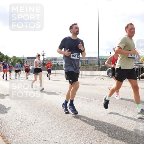 29.06.2025 - hella hamburg halbmarathon Lena Gebhardt http://msf.ph/oto/8419871 29.06.2025 10:18:16 Lombardsbrücke 12939, 15183, 1159, 1160, 1234, 1268, 1325, 1554, 1622, 1641, 1820, 1982, 2087, 2147, 2335, 2634, 2703, 2931, 3125, 3138, 3202, 3321, 3482, 3977, 4123, 4383, 4710, 4738, 4804, 5004, 5290, 5611, 5733, 5909, 6270, 6332, 6533, 7094, 7160, 7454, 7641, 7649, 7838, 7882, 7883, 8067, 8128, 8248, 8341, 8607, 8799, 9222, 9539, 9586, 9658, 9717, 9734, 9748, 9798, 9834, 9844, 9964, 10172, 10174, 10332, 10509, 10659, 10687, 10908, 12498, 12541, 13341 meine-sportfotos.de