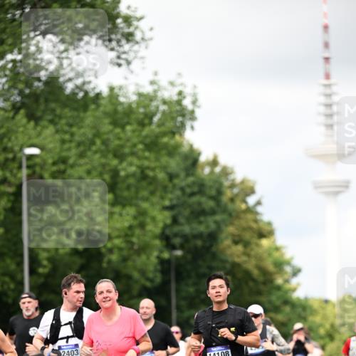 29.06.2025 - hella hamburg halbmarathon Dr. Thomas Lammeyer http://msf.ph/oto/8419895 29.06.2025 10:46:41 Kennedybrücke 1039, 1712, 1752, 2069, 2134, 2974, 3276, 3326, 3568, 4329, 4385, 4541, 4680, 4735, 4736, 4885, 5419, 5432, 5671, 6136, 6153, 6320, 7022, 7023, 7040, 7043, 8004, 8014, 8163, 8712, 9644, 10532, 10623, 10842, 10872, 11074, 11075 meine-sportfotos.de