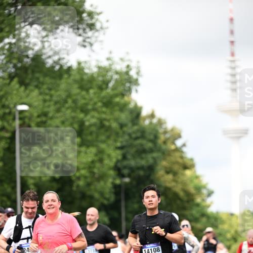 29.06.2025 - hella hamburg halbmarathon Dr. Thomas Lammeyer http://msf.ph/oto/8419914 29.06.2025 10:46:41 Kennedybrücke 1039, 1712, 1752, 2069, 2134, 2974, 3276, 3326, 3568, 4329, 4385, 4541, 4680, 4735, 4736, 4885, 5419, 5432, 5671, 6136, 6153, 6320, 7022, 7023, 7040, 7043, 8004, 8014, 8163, 8712, 9644, 10532, 10623, 10842, 10872, 11074, 11075 meine-sportfotos.de