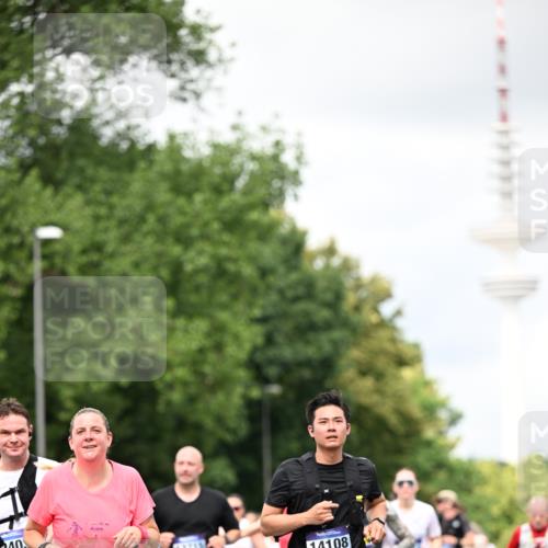 29.06.2025 - hella hamburg halbmarathon Dr. Thomas Lammeyer http://msf.ph/oto/8419929 29.06.2025 10:46:42 Kennedybrücke 1039, 1712, 1752, 2069, 2134, 2974, 3276, 3326, 3568, 4329, 4385, 4541, 4680, 4735, 4736, 4885, 5419, 5432, 5671, 6136, 6153, 6320, 6828, 7022, 7023, 7040, 7043, 8004, 8014, 8712, 9644, 10532, 10623, 10842, 11074, 11075 meine-sportfotos.de