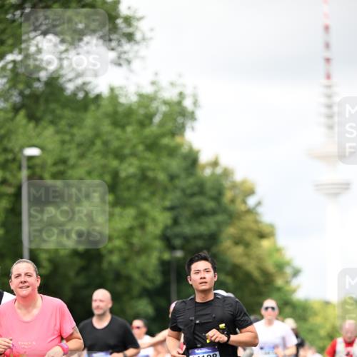 29.06.2025 - hella hamburg halbmarathon Dr. Thomas Lammeyer http://msf.ph/oto/8419945 29.06.2025 10:46:42 Kennedybrücke 1039, 1712, 1752, 2069, 2134, 2974, 3276, 3326, 3568, 4329, 4385, 4541, 4680, 4735, 4736, 4885, 5419, 5432, 5671, 6136, 6153, 6320, 6828, 7022, 7023, 7040, 7043, 8004, 8014, 8712, 9644, 10532, 10623, 10842, 11074, 11075 meine-sportfotos.de