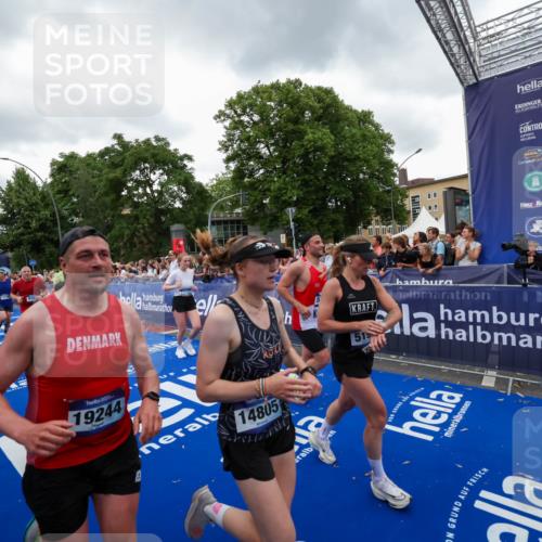 29.06.2025 - hella hamburg halbmarathon Zöllner http://msf.ph/oto/8419960 29.06.2025 10:52:54 Ziel 1257, 1258, 1657, 2099, 2444, 2814, 2910, 4557, 4558, 5077, 5169, 5194, 8139, 8172, 8720, 8955, 9065, 9163, 10724, 10811, 11217, 11992, 14198, 14286, 14805, 17198, 19244 meine-sportfotos.de