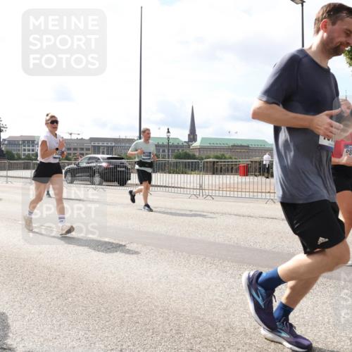29.06.2025 - hella hamburg halbmarathon Lena Gebhardt http://msf.ph/oto/8419971 29.06.2025 10:18:17 Lombardsbrücke 2939, 08415, 04, 11, 1159, 1160, 1234, 1268, 1325, 1554, 1622, 1641, 1820, 1982, 2087, 2147, 2335, 2634, 2703, 2931, 3125, 3138, 3202, 3321, 3482, 3977, 4123, 4383, 4710, 4738, 4804, 5004, 5290, 5909, 6270, 6332, 6533, 7094, 7160, 7454, 7641, 7649, 7838, 7882, 7883, 8067, 8128, 8248, 8341, 8607, 8799, 9222, 9539, 9586, 9658, 9717, 9734, 9748, 9834, 9844, 9964, 10172, 10174, 10332, 10509, 10659, 10687, 10908, 12498, 12541, 12703, 13341 meine-sportfotos.de