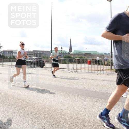 29.06.2025 - hella hamburg halbmarathon Lena Gebhardt http://msf.ph/oto/8419992 29.06.2025 10:18:17 Lombardsbrücke 12939, 1518, 1159, 1160, 1234, 1268, 1325, 1554, 1622, 1641, 1820, 1982, 2087, 2147, 2335, 2634, 2703, 2931, 3125, 3138, 3202, 3321, 3482, 3977, 4123, 4383, 4710, 4738, 4804, 5004, 5290, 5909, 6270, 6332, 6533, 7094, 7160, 7454, 7641, 7649, 7838, 7882, 7883, 8067, 8128, 8248, 8341, 8607, 8799, 9222, 9539, 9586, 9658, 9717, 9734, 9748, 9834, 9844, 9964, 10172, 10174, 10332, 10509, 10659, 10687, 10908, 12498, 12541, 12703, 13341 meine-sportfotos.de