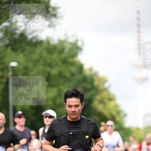 29.06.2025 - hella hamburg halbmarathon Dr. Thomas Lammeyer http://msf.ph/oto/8420016 29.06.2025 10:46:44 Kennedybrücke 1039, 1712, 1752, 2069, 2134, 2974, 3276, 3326, 3568, 4329, 4385, 4541, 4680, 4735, 4736, 5419, 5432, 5671, 6136, 6153, 6320, 6828, 7022, 7023, 7040, 7043, 7260, 8014, 8712, 9644, 10532, 10623, 10842, 11074, 11075 meine-sportfotos.de