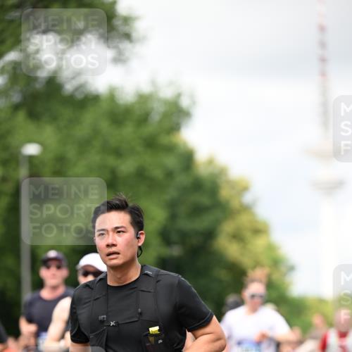 29.06.2025 - hella hamburg halbmarathon Dr. Thomas Lammeyer http://msf.ph/oto/8420027 29.06.2025 10:46:44 Kennedybrücke 1039, 1712, 1752, 2069, 2134, 2974, 3276, 3326, 3568, 4329, 4385, 4541, 4680, 4735, 4736, 5419, 5432, 5671, 6136, 6153, 6320, 6828, 7022, 7023, 7040, 7043, 7260, 8014, 8712, 9644, 10532, 10623, 10842, 11074, 11075 meine-sportfotos.de