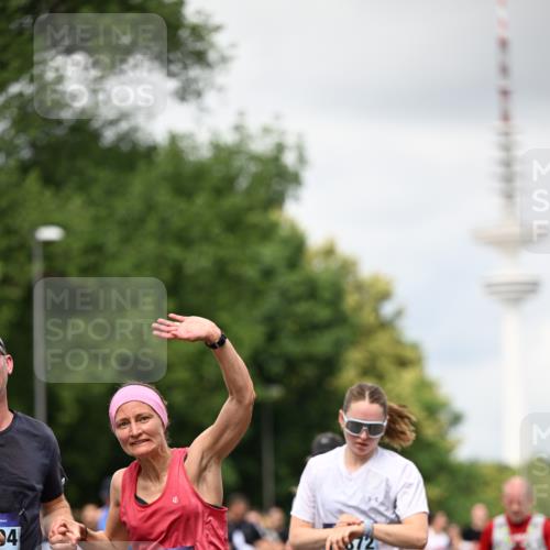 29.06.2025 - hella hamburg halbmarathon Dr. Thomas Lammeyer http://msf.ph/oto/8420070 29.06.2025 10:46:46 Kennedybrücke 1039, 1712, 1752, 2069, 2134, 2974, 3276, 3326, 3568, 4385, 4541, 4680, 4735, 4736, 5419, 5671, 6136, 6320, 6828, 7022, 7023, 7040, 7043, 7260, 8014, 8525, 8712, 9644, 10532, 10623, 10842, 11074, 11075 meine-sportfotos.de