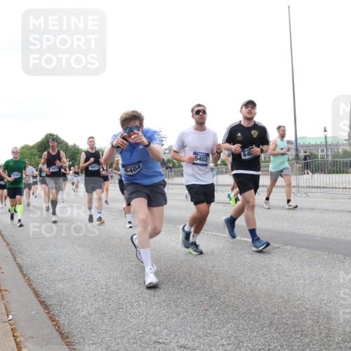 29.06.2025 - hella hamburg halbmarathon Lena Gebhardt http://msf.ph/oto/8420089 29.06.2025 10:52:21 Lombardsbrücke 16973, 18817, 5262, 6404, 5403, 646, 1418, 1826, 1978, 2420, 2528, 2983, 3038, 3140, 3645, 4087, 4273, 4436, 4598, 4606, 4815, 5062, 5262, 5360, 6386, 6403, 6404, 6406, 6456, 6671, 6985, 7511, 7682, 7690, 7691, 7735, 7812, 8194, 8196, 8250, 8251, 8621, 9068, 9070, 9103, 9368, 9460, 9730, 9731, 10080, 10296, 10342, 10392, 10533, 10634, 10673, 10884, 10928, 11084, 11101, 11126, 11127, 11297, 11375, 11736, 11899, 11974, 12546, 12558 meine-sportfotos.de
