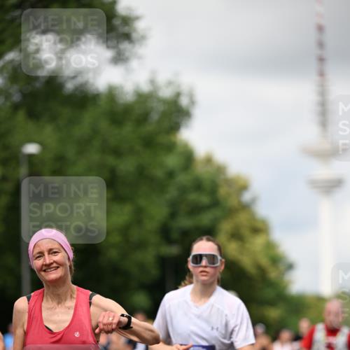 29.06.2025 - hella hamburg halbmarathon Dr. Thomas Lammeyer http://msf.ph/oto/8420094 29.06.2025 10:46:47 Kennedybrücke 1039, 1712, 1752, 2069, 2134, 2974, 3276, 3326, 3568, 4385, 4541, 4680, 4735, 4736, 5419, 5671, 6136, 6320, 6440, 6828, 7022, 7023, 7040, 7043, 7260, 8014, 8525, 8526, 8712, 9644, 10532, 10623, 10842, 11074, 11075 meine-sportfotos.de