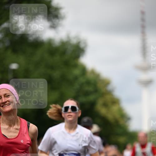 29.06.2025 - hella hamburg halbmarathon Dr. Thomas Lammeyer http://msf.ph/oto/8420110 29.06.2025 10:46:47 Kennedybrücke 1039, 1712, 1752, 2069, 2134, 2974, 3276, 3326, 3568, 4385, 4541, 4680, 4735, 4736, 5419, 5671, 6136, 6320, 6440, 6828, 7022, 7023, 7040, 7043, 7260, 8014, 8525, 8526, 8712, 9644, 10532, 10623, 10842, 11074, 11075 meine-sportfotos.de