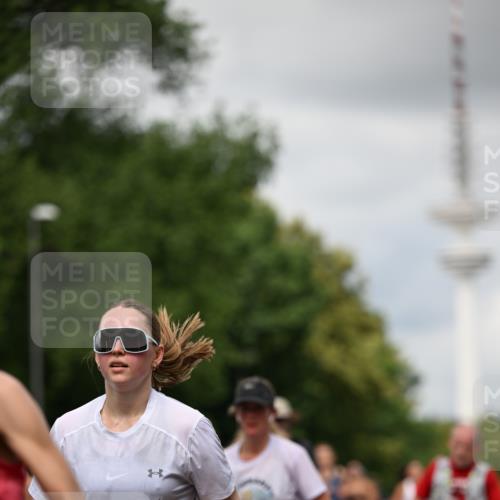 29.06.2025 - hella hamburg halbmarathon Dr. Thomas Lammeyer http://msf.ph/oto/8420127 29.06.2025 10:46:48 Kennedybrücke 1039, 1712, 1752, 2069, 2134, 2974, 3276, 3326, 3568, 4385, 4541, 4680, 4735, 4736, 5419, 5671, 6136, 6320, 6440, 6828, 7022, 7023, 7040, 7043, 7260, 8014, 8525, 8526, 8712, 9644, 9980, 10532, 10623, 10842, 11074, 11075, 11331 meine-sportfotos.de