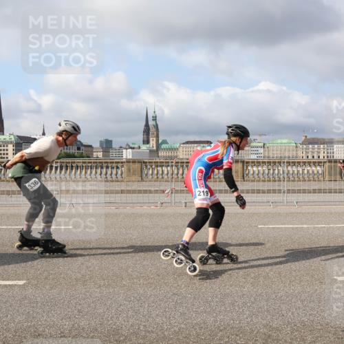 29.06.2025 - hella hamburg halbmarathon Lena Gebhardt http://msf.ph/oto/8420138 29.06.2025 08:57:39 Lombardsbrücke 336, 219, 218 meine-sportfotos.de
