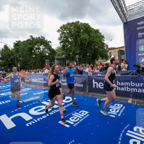 29.06.2025 - hella hamburg halbmarathon Zöllner http://msf.ph/oto/8420139 29.06.2025 10:53:00 Ziel 1257, 1258, 2099, 4557, 4558, 4770, 5907, 7509, 8139, 8720, 8955, 10724, 12367, 12519, 12910, 14791, 15430, 18590, 18720 meine-sportfotos.de