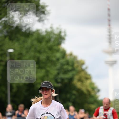 29.06.2025 - hella hamburg halbmarathon Dr. Thomas Lammeyer http://msf.ph/oto/8420167 29.06.2025 10:46:49 Kennedybrücke 1039, 1712, 1752, 2069, 2134, 2974, 3276, 3326, 3568, 4385, 4541, 4680, 4735, 4736, 5419, 5671, 6136, 6320, 6440, 6828, 7022, 7023, 7040, 7043, 7260, 7357, 7666, 8014, 8525, 8526, 8712, 9644, 9980, 10532, 10623, 10842, 11074, 11075, 11331 meine-sportfotos.de