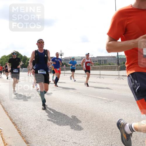 29.06.2025 - hella hamburg halbmarathon Lena Gebhardt http://msf.ph/oto/8420189 29.06.2025 10:18:19 Lombardsbrücke 3125, 2087, 1816, 3482, 12498, 1159, 1160, 1234, 1268, 1325, 1554, 1622, 1641, 1820, 1982, 2087, 2147, 2335, 2634, 2703, 2931, 3125, 3202, 3321, 3482, 3977, 4123, 4383, 4710, 4738, 4804, 5004, 5909, 6270, 6332, 6533, 7094, 7160, 7454, 7641, 7649, 7838, 7882, 7883, 8067, 8128, 8248, 8341, 8607, 8799, 9222, 9505, 9539, 9586, 9658, 9717, 9734, 9748, 9834, 9844, 9964, 10172, 10332, 10509, 10659, 10687, 10908, 12498, 12541, 12548, 12552, 12703, 13341 meine-sportfotos.de