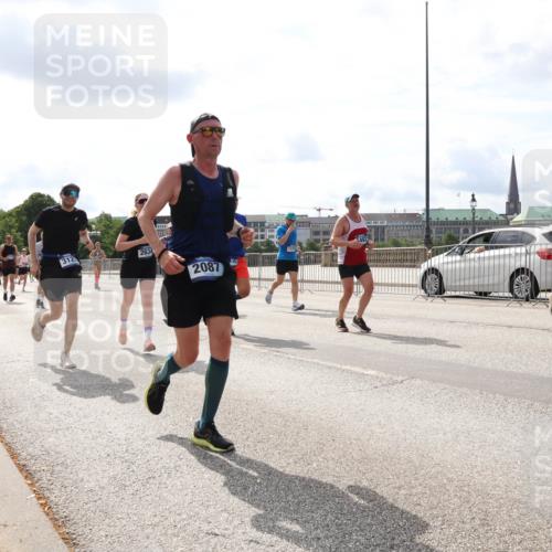 29.06.2025 - hella hamburg halbmarathon Lena Gebhardt http://msf.ph/oto/8420217 29.06.2025 10:18:19 Lombardsbrücke 312, 2634, 2087, 473, 1159, 1160, 1234, 1268, 1325, 1554, 1622, 1641, 1820, 1982, 2087, 2147, 2335, 2634, 2703, 2931, 3125, 3202, 3321, 3482, 3977, 4123, 4383, 4710, 4738, 4804, 5004, 5909, 6270, 6332, 6533, 7094, 7160, 7454, 7641, 7649, 7838, 7882, 7883, 8067, 8128, 8248, 8341, 8607, 8799, 9222, 9505, 9539, 9586, 9658, 9717, 9734, 9748, 9834, 9844, 9964, 10172, 10332, 10509, 10659, 10687, 10908, 12498, 12541, 12548, 12552, 12703, 13341 meine-sportfotos.de
