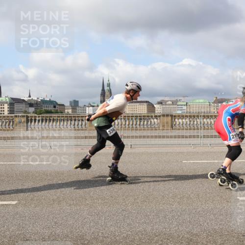 29.06.2025 - hella hamburg halbmarathon Lena Gebhardt http://msf.ph/oto/8420223 29.06.2025 08:57:39 Lombardsbrücke 355, 336, 219 meine-sportfotos.de
