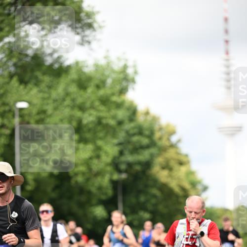 29.06.2025 - hella hamburg halbmarathon Dr. Thomas Lammeyer http://msf.ph/oto/8420229 29.06.2025 10:46:50 Kennedybrücke 1039, 1712, 1752, 2069, 2134, 2974, 3276, 3326, 3568, 4385, 4541, 4680, 4735, 4736, 5419, 5671, 6136, 6440, 6828, 7022, 7023, 7040, 7043, 7260, 7357, 7666, 8014, 8525, 8526, 9644, 9980, 10532, 10623, 10842, 11074, 11075, 11331 meine-sportfotos.de