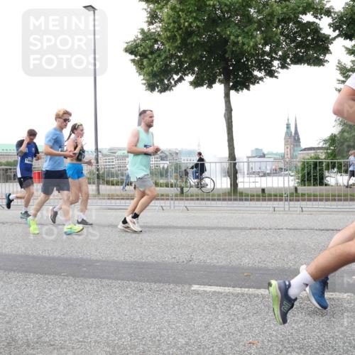 29.06.2025 - hella hamburg halbmarathon Lena Gebhardt http://msf.ph/oto/8420266 29.06.2025 10:52:23 Lombardsbrücke 1491, 1866, 64, 1418, 1826, 1978, 2362, 2420, 2528, 2983, 3038, 3140, 3645, 4087, 4273, 4436, 4591, 4598, 4606, 4815, 5062, 5262, 5360, 6386, 6403, 6404, 6406, 6456, 6671, 6985, 7511, 7682, 7690, 7691, 7735, 7812, 8194, 8196, 8250, 8251, 8621, 9068, 9070, 9103, 9368, 9460, 9730, 9731, 10080, 10296, 10342, 10392, 10533, 10634, 10673, 10884, 10928, 11084, 11101, 11126, 11127, 11297, 11375, 11736, 11899, 11974, 12546, 12558 meine-sportfotos.de