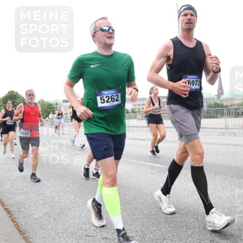29.06.2025 - hella hamburg halbmarathon Lena Gebhardt http://msf.ph/oto/8420387 29.06.2025 10:52:25 Lombardsbrücke 13286, 16492, 5262, 4815, 6973, 1299, 1369, 1418, 1826, 1978, 2362, 2420, 2528, 2983, 3038, 3140, 3227, 3645, 4087, 4273, 4436, 4591, 4598, 4606, 4815, 5062, 5262, 5360, 6386, 6403, 6404, 6406, 6456, 6671, 6985, 7511, 7690, 7691, 7735, 7812, 8194, 8196, 8250, 8251, 8621, 9068, 9070, 9103, 9368, 9460, 9730, 9731, 10080, 10296, 10342, 10392, 10600, 10634, 10673, 10884, 10928, 11084, 11126, 11127, 11297, 11375, 11736, 11899, 11974, 12546, 12558 meine-sportfotos.de