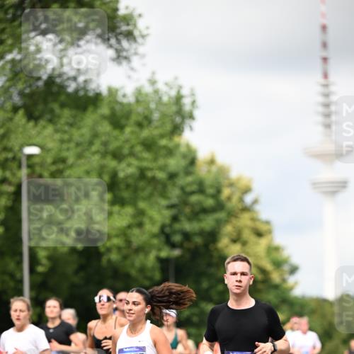 29.06.2025 - hella hamburg halbmarathon Dr. Thomas Lammeyer http://msf.ph/oto/8420414 29.06.2025 10:46:55 Kennedybrücke 1360, 1752, 1929, 1994, 2069, 2134, 2401, 2509, 2940, 3276, 3378, 3874, 4092, 4385, 4680, 4735, 4736, 5419, 6136, 6440, 6828, 6837, 7022, 7023, 7040, 7043, 7260, 7357, 7477, 7666, 8000, 8014, 8525, 8526, 9644, 9980, 10532, 10623, 10842, 11074, 11075, 11331 meine-sportfotos.de