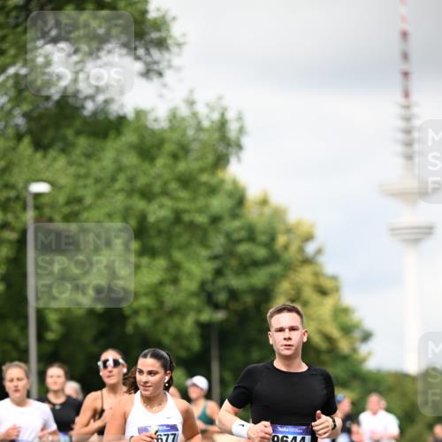 29.06.2025 - hella hamburg halbmarathon Dr. Thomas Lammeyer http://msf.ph/oto/8420427 29.06.2025 10:46:56 Kennedybrücke 1360, 1752, 1929, 1994, 2069, 2134, 2401, 2509, 2940, 2941, 3276, 3378, 3874, 4092, 4385, 4680, 4735, 4736, 5419, 6136, 6440, 6828, 6837, 7022, 7023, 7040, 7043, 7260, 7357, 7477, 7666, 8000, 8014, 8525, 8526, 9644, 9980, 10532, 10623, 10842, 11074, 11075, 11331 meine-sportfotos.de