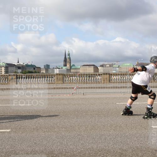 29.06.2025 - hella hamburg halbmarathon Lena Gebhardt http://msf.ph/oto/8420428 29.06.2025 08:57:40 Lombardsbrücke  meine-sportfotos.de
