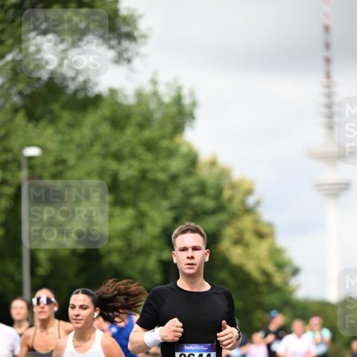 29.06.2025 - hella hamburg halbmarathon Dr. Thomas Lammeyer http://msf.ph/oto/8420455 29.06.2025 10:46:56 Kennedybrücke 1360, 1752, 1929, 1994, 2069, 2134, 2401, 2509, 2940, 2941, 3276, 3378, 3874, 4092, 4385, 4680, 4735, 4736, 5419, 6136, 6440, 6828, 6837, 7022, 7023, 7040, 7043, 7260, 7357, 7477, 7666, 8000, 8014, 8525, 8526, 9644, 9980, 10532, 10623, 10842, 11074, 11075, 11331 meine-sportfotos.de