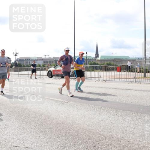 29.06.2025 - hella hamburg halbmarathon Lena Gebhardt http://msf.ph/oto/8420456 29.06.2025 10:18:22 Lombardsbrücke 18677, 9834, 1159, 1160, 1234, 1268, 1325, 1554, 1641, 1820, 1982, 2087, 2147, 2335, 2634, 2703, 2931, 3125, 3202, 3321, 3482, 3529, 3977, 4123, 4383, 4710, 4738, 4802, 4804, 5004, 5909, 6270, 6332, 6533, 7094, 7160, 7454, 7641, 7649, 7838, 7882, 7883, 8067, 8128, 8248, 8341, 8607, 9222, 9505, 9539, 9586, 9658, 9717, 9734, 9748, 9834, 9844, 9964, 10172, 10332, 10502, 10509, 10659, 10687, 10908, 12498, 12541, 12548, 12552, 12703, 13341 meine-sportfotos.de