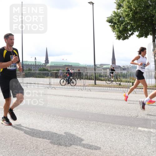 29.06.2025 - hella hamburg halbmarathon Lena Gebhardt http://msf.ph/oto/8420465 29.06.2025 10:27:35 Lombardsbrücke 0158, 12500, 1530, 2080, 2775, 3389, 4372, 5177, 5285, 5825, 6214, 6259, 7234, 7314, 7764, 7944, 7978, 8085, 8281, 9349, 9688, 10077, 10158, 10412, 10413, 11256, 11766, 12500, 12823, 13043, 13860, 14020, 14021, 14206, 15607, 15641, 16569, 16804, 16838, 17427, 17791, 18012, 18097, 18301, 18626, 18766, 18976 meine-sportfotos.de