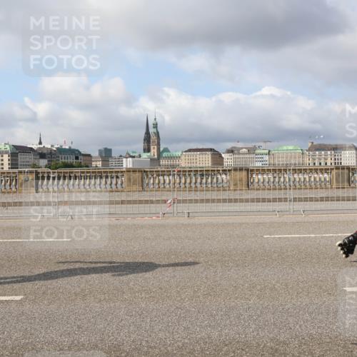 29.06.2025 - hella hamburg halbmarathon Lena Gebhardt http://msf.ph/oto/8420469 29.06.2025 08:57:40 Lombardsbrücke  meine-sportfotos.de