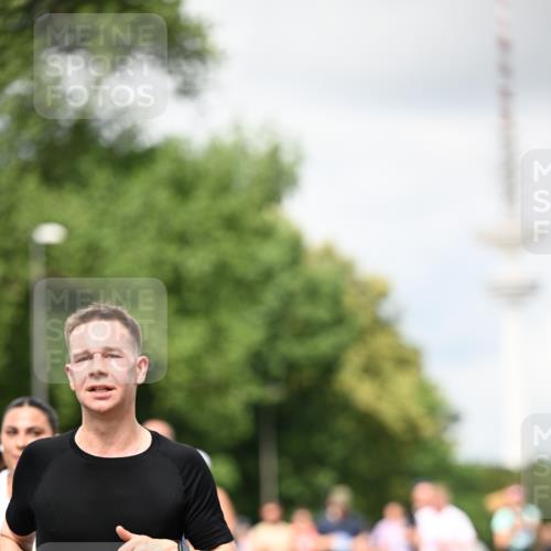 29.06.2025 - hella hamburg halbmarathon Dr. Thomas Lammeyer http://msf.ph/oto/8420494 29.06.2025 10:46:57 Kennedybrücke 1360, 1752, 1929, 1994, 2069, 2134, 2401, 2509, 2940, 2941, 3276, 3378, 3874, 4092, 4385, 4680, 4735, 4736, 4778, 5403, 5419, 6136, 6440, 6828, 6837, 7040, 7043, 7260, 7357, 7477, 7666, 8000, 8014, 8525, 8526, 9644, 9980, 10532, 10623, 10697, 10842, 11074, 11075, 11331 meine-sportfotos.de
