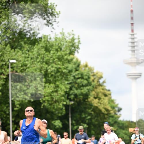 29.06.2025 - hella hamburg halbmarathon Dr. Thomas Lammeyer http://msf.ph/oto/8420514 29.06.2025 10:46:58 Kennedybrücke 1360, 1656, 1752, 1929, 1994, 2069, 2134, 2401, 2509, 2940, 2941, 3378, 3874, 4092, 4385, 4680, 4735, 4736, 4778, 5403, 5419, 6136, 6440, 6828, 6837, 7040, 7043, 7260, 7357, 7477, 7666, 8000, 8014, 8525, 8526, 9644, 9980, 10532, 10623, 10697, 10734, 10842, 11074, 11075, 11331 meine-sportfotos.de