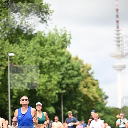 29.06.2025 - hella hamburg halbmarathon Dr. Thomas Lammeyer http://msf.ph/oto/8420521 29.06.2025 10:46:58 Kennedybrücke 1360, 1656, 1752, 1929, 1994, 2069, 2134, 2401, 2509, 2940, 2941, 3378, 3874, 4092, 4385, 4680, 4735, 4736, 4778, 5403, 5419, 6136, 6440, 6828, 6837, 7040, 7043, 7260, 7357, 7477, 7666, 8000, 8014, 8525, 8526, 9644, 9980, 10532, 10623, 10697, 10734, 10842, 11074, 11075, 11331 meine-sportfotos.de