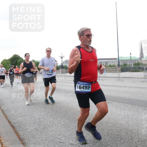 29.06.2025 - hella hamburg halbmarathon Lena Gebhardt http://msf.ph/oto/8420522 29.06.2025 10:52:26 Lombardsbrücke 10634, 13286, 13538, 16492, 1369, 1418, 1826, 1978, 2362, 2420, 2528, 2983, 3038, 3140, 3227, 3645, 4087, 4273, 4436, 4591, 4598, 4606, 4815, 5062, 5262, 5360, 6386, 6403, 6404, 6406, 6456, 6671, 6985, 7511, 7690, 7691, 7735, 7812, 8194, 8196, 8250, 8251, 8621, 9068, 9070, 9103, 9368, 9460, 9730, 9731, 10080, 10296, 10342, 10392, 10600, 10634, 10673, 10879, 10884, 10928, 11084, 11126, 11127, 11297, 11375, 11736, 11899, 11974, 12546, 12558, 12994 meine-sportfotos.de