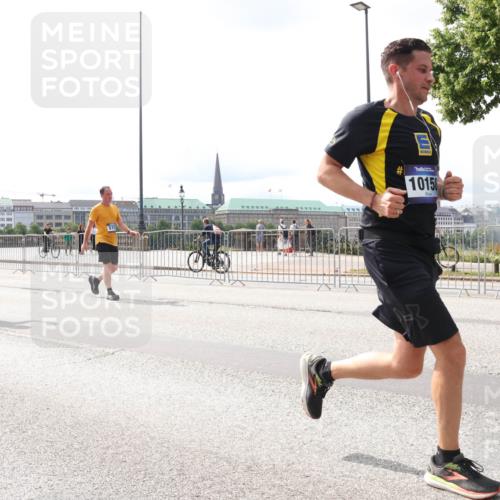 29.06.2025 - hella hamburg halbmarathon Lena Gebhardt http://msf.ph/oto/8420547 29.06.2025 10:27:36 Lombardsbrücke 10158, 2080, 2775, 3389, 4372, 5177, 5285, 5825, 6214, 6259, 7234, 7314, 7764, 7944, 7978, 8085, 8281, 9688, 10077, 10158, 10412, 10413, 11256, 11766, 12500, 12823, 13043, 13860, 14206, 15607, 15641, 16569, 16804, 16838, 17427, 17791, 18012, 18097, 18301, 18626, 18766 meine-sportfotos.de
