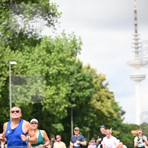 29.06.2025 - hella hamburg halbmarathon Dr. Thomas Lammeyer http://msf.ph/oto/8420549 29.06.2025 10:46:59 Kennedybrücke 1360, 1656, 1752, 1929, 1994, 2069, 2134, 2401, 2509, 2940, 2941, 3378, 3874, 4092, 4680, 4735, 4736, 4778, 5403, 5419, 6136, 6440, 6764, 6828, 6837, 7040, 7043, 7260, 7357, 7477, 7666, 8000, 8014, 8525, 8526, 9644, 9980, 10532, 10623, 10697, 10734, 10842, 11074, 11075, 11331 meine-sportfotos.de