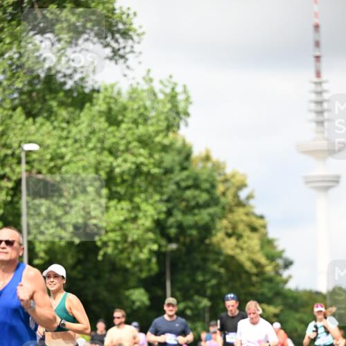 29.06.2025 - hella hamburg halbmarathon Dr. Thomas Lammeyer http://msf.ph/oto/8420569 29.06.2025 10:46:59 Kennedybrücke 1360, 1656, 1752, 1929, 1994, 2069, 2134, 2401, 2509, 2940, 2941, 3378, 3874, 4092, 4680, 4735, 4736, 4778, 5403, 5419, 6136, 6440, 6764, 6828, 6837, 7040, 7043, 7260, 7357, 7477, 7666, 8000, 8014, 8525, 8526, 9644, 9980, 10532, 10623, 10697, 10734, 10842, 11074, 11075, 11331 meine-sportfotos.de