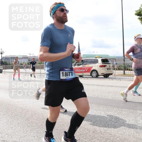 29.06.2025 - hella hamburg halbmarathon Lena Gebhardt http://msf.ph/oto/8420595 29.06.2025 10:18:24 Lombardsbrücke 4710, 18677, 1159, 1160, 1234, 1268, 1325, 1554, 1641, 1820, 1982, 2087, 2147, 2335, 2634, 2703, 2931, 3125, 3202, 3321, 3482, 3529, 3977, 4123, 4383, 4710, 4738, 4802, 4804, 5909, 5910, 6270, 6332, 6533, 7094, 7160, 7454, 7641, 7649, 7838, 7882, 7883, 8067, 8128, 8248, 8341, 8607, 8665, 9222, 9276, 9505, 9539, 9586, 9658, 9717, 9734, 9748, 9834, 9844, 10172, 10332, 10502, 10659, 10687, 10908, 12498, 12541, 12548, 12552, 12703, 13341 meine-sportfotos.de