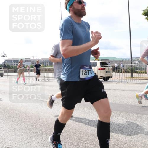 29.06.2025 - hella hamburg halbmarathon Lena Gebhardt http://msf.ph/oto/8420615 29.06.2025 10:18:24 Lombardsbrücke 710, 18617, 1159, 1160, 1234, 1268, 1325, 1554, 1641, 1820, 1982, 2087, 2147, 2335, 2634, 2703, 2931, 3125, 3202, 3321, 3482, 3529, 3977, 4123, 4383, 4710, 4738, 4802, 4804, 5909, 5910, 6270, 6332, 6533, 7094, 7160, 7454, 7641, 7649, 7838, 7882, 7883, 8067, 8128, 8248, 8341, 8607, 8665, 9222, 9276, 9505, 9539, 9586, 9658, 9717, 9734, 9748, 9834, 9844, 10172, 10332, 10502, 10659, 10687, 10908, 12498, 12541, 12548, 12552, 12703, 13341 meine-sportfotos.de