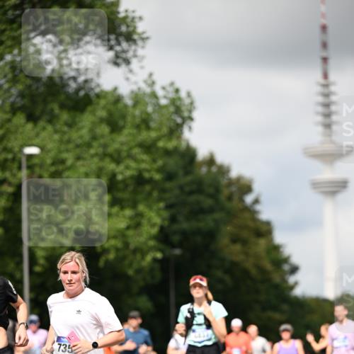 29.06.2025 - hella hamburg halbmarathon Dr. Thomas Lammeyer http://msf.ph/oto/8420781 29.06.2025 10:47:05 Kennedybrücke 1150, 1360, 1656, 1752, 1929, 1994, 2134, 2401, 2509, 2580, 2940, 2941, 3378, 3874, 4092, 4680, 4778, 5403, 5419, 6136, 6440, 6764, 6828, 6837, 7040, 7043, 7260, 7357, 7477, 7515, 7557, 7666, 8000, 8161, 8435, 8525, 8526, 9644, 9980, 10008, 10623, 10697, 10734, 10842, 11074, 11075, 11331 meine-sportfotos.de