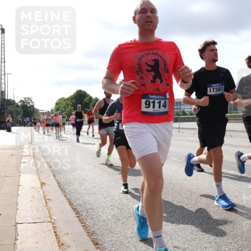 29.06.2025 - hella hamburg halbmarathon Lena Gebhardt http://msf.ph/oto/8420784 29.06.2025 09:51:38 Lombardsbrücke 9114, 17381, 17382, 1136, 1520, 1570, 1903, 1912, 1920, 1941, 2653, 2880, 2972, 3437, 3523, 3700, 4297, 4634, 4759, 4843, 4854, 4865, 4991, 4999, 5014, 5129, 5375, 5410, 6490, 6593, 6721, 6901, 7092, 7105, 7363, 7378, 7693, 7962, 8074, 8319, 8346, 8359, 8871, 8900, 9114, 9262, 9313, 9364, 9371, 9755, 9885, 10319, 10375, 10480, 10669, 10691, 10934, 11021, 11049, 11417, 11714, 11907, 11959, 12153, 12623, 12711, 14201 meine-sportfotos.de