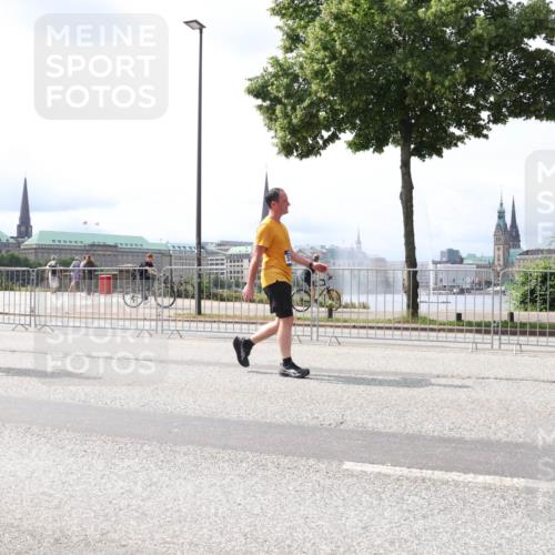 29.06.2025 - hella hamburg halbmarathon Lena Gebhardt http://msf.ph/oto/8420821 29.06.2025 10:27:39 Lombardsbrücke 1420, 1148, 2080, 2775, 3389, 4372, 5177, 5285, 5825, 6214, 6259, 7764, 7944, 7978, 8085, 9567, 9688, 10077, 10158, 10412, 10413, 11256, 11766, 12500, 12823, 13043, 13860, 14206, 15607, 15641, 16569, 16804, 16838, 17427, 17791, 18012, 18097, 18301, 18626, 18766 meine-sportfotos.de
