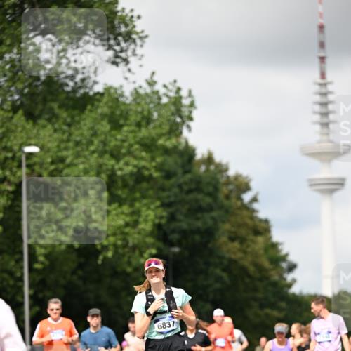 29.06.2025 - hella hamburg halbmarathon Dr. Thomas Lammeyer http://msf.ph/oto/8420832 29.06.2025 10:47:06 Kennedybrücke 1150, 1360, 1656, 1752, 1929, 1994, 2134, 2401, 2450, 2509, 2580, 2940, 2941, 3378, 3874, 4092, 4680, 4778, 5403, 5419, 6136, 6440, 6764, 6828, 6837, 7043, 7260, 7357, 7477, 7515, 7557, 7666, 8000, 8161, 8435, 8525, 8526, 9644, 9980, 10008, 10623, 10697, 10734, 10842, 10899, 11074, 11075, 11331 meine-sportfotos.de