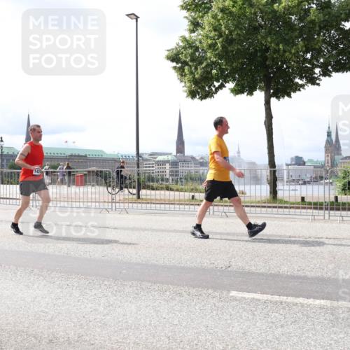 29.06.2025 - hella hamburg halbmarathon Lena Gebhardt http://msf.ph/oto/8420860 29.06.2025 10:27:39 Lombardsbrücke 1148, 2080, 2775, 3389, 4372, 5177, 5285, 5825, 6214, 6259, 7764, 7944, 7978, 8085, 9567, 9688, 10077, 10158, 10412, 10413, 11256, 11766, 12500, 12823, 13043, 13860, 14206, 15607, 15641, 16569, 16804, 16838, 17427, 17791, 18012, 18097, 18301, 18626, 18766 meine-sportfotos.de