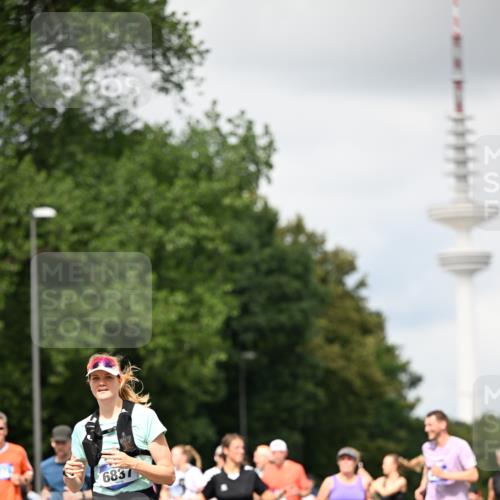 29.06.2025 - hella hamburg halbmarathon Dr. Thomas Lammeyer http://msf.ph/oto/8420881 29.06.2025 10:47:08 Kennedybrücke 1150, 1360, 1656, 1752, 1929, 1994, 2134, 2401, 2450, 2509, 2580, 2940, 2941, 3378, 3874, 4092, 4334, 4778, 4892, 5268, 5403, 5419, 6136, 6440, 6764, 6828, 6837, 7043, 7260, 7357, 7477, 7515, 7557, 7666, 8000, 8161, 8435, 8525, 8526, 9644, 9980, 10008, 10623, 10697, 10734, 10899, 11074, 11075, 11331 meine-sportfotos.de