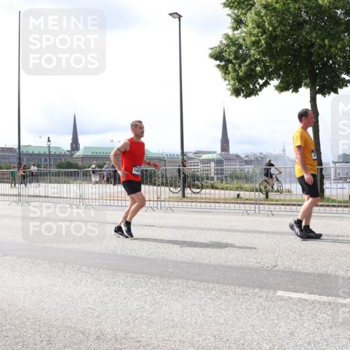 29.06.2025 - hella hamburg halbmarathon Lena Gebhardt http://msf.ph/oto/8420883 29.06.2025 10:27:40 Lombardsbrücke 1148, 2080, 2775, 3389, 4372, 5177, 5285, 5825, 6214, 6259, 7764, 7944, 7978, 8085, 9567, 9688, 10158, 10412, 10413, 11256, 11766, 12500, 12823, 13043, 13860, 14206, 15607, 15641, 16569, 16804, 16838, 17427, 17791, 18012, 18097, 18301, 18626, 18766 meine-sportfotos.de